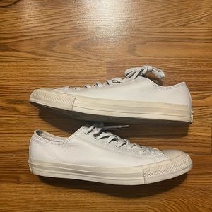 Converse low top in “Ash Gray”